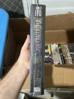 Zona Fantasma (Com 4 cards exclusivos + Deck box). Junji Ito. Pipoca e Nanquim (Lacrado)